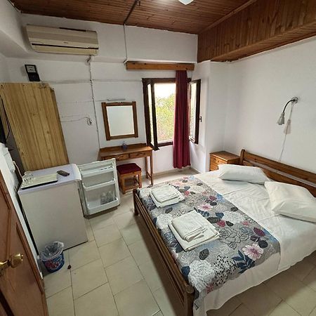 Stelios Rooms To Rent Chania  Exteriör bild