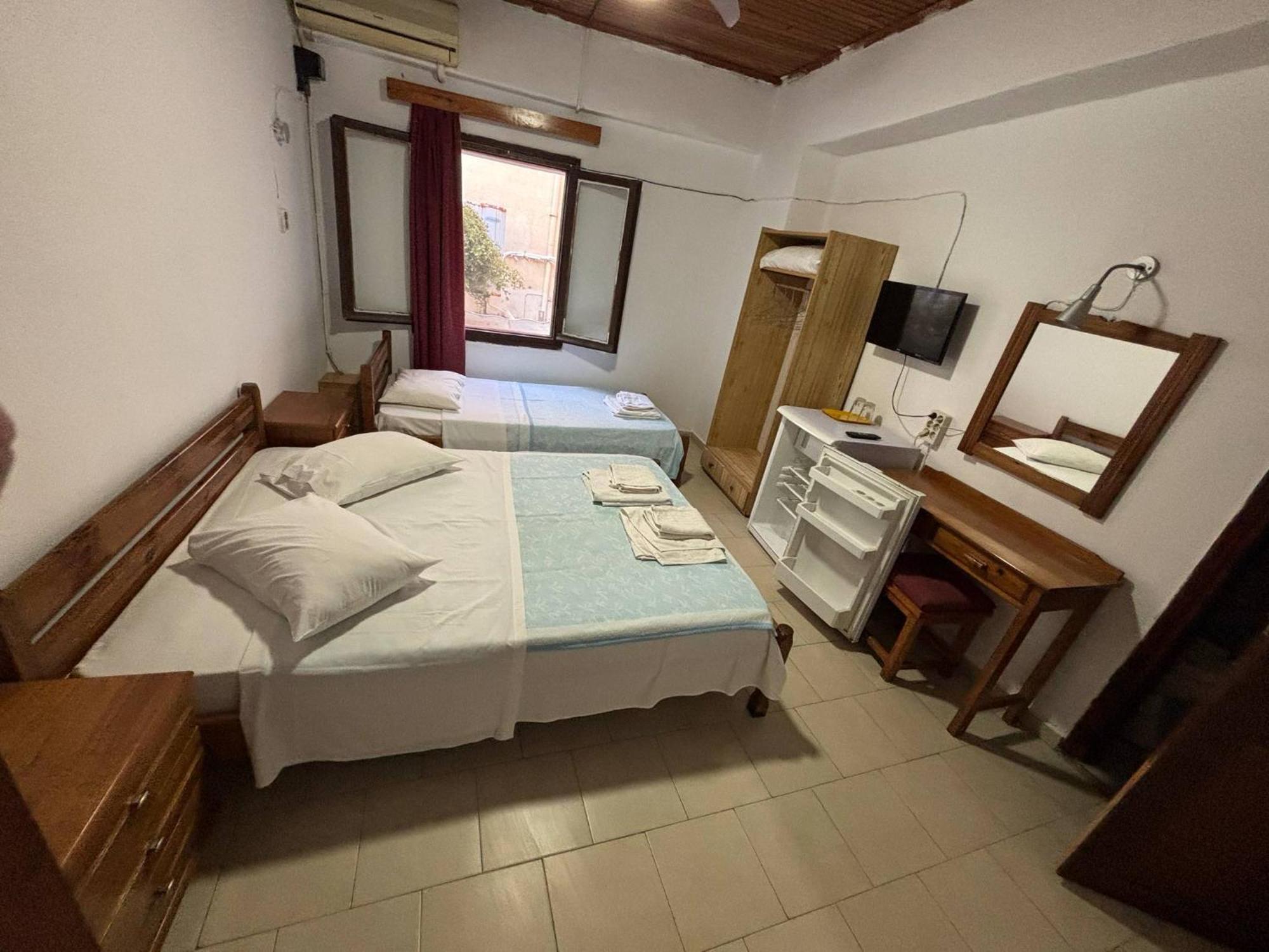 Stelios Rooms To Rent Chania  Exteriör bild